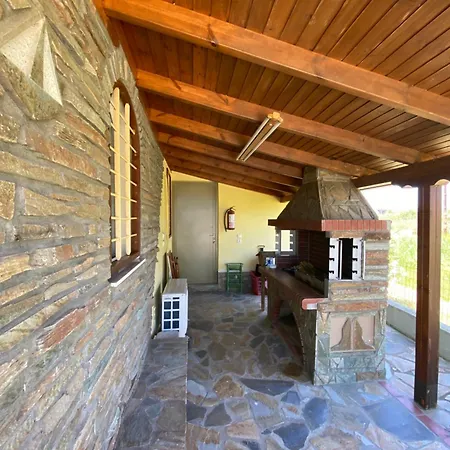 Platanos House *