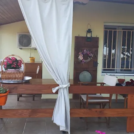 Platanos House Vakantiehuis Néa Meságkala